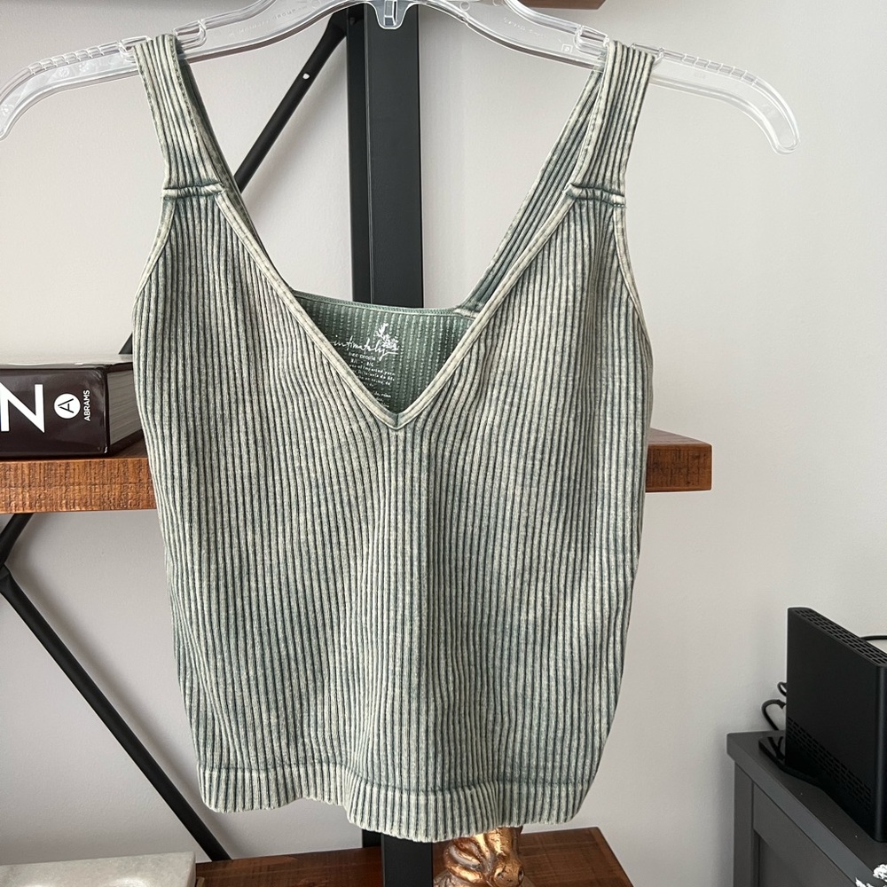 Free people olive green washed tank - so buttery soft! Size womens M/L